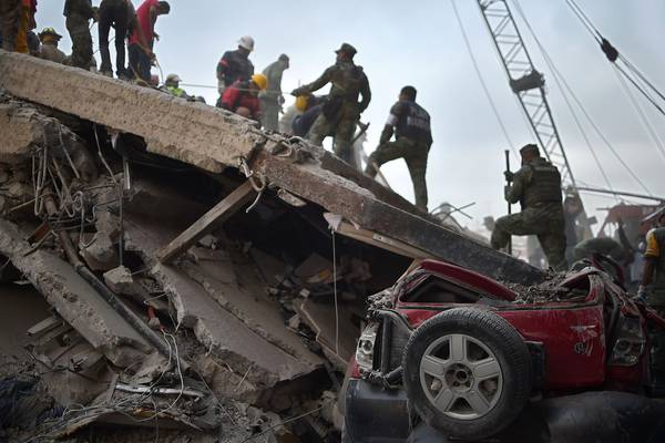 Mexico quake: race to save schoolgirl as death toll reaches 237