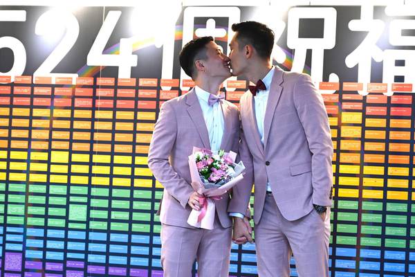 Hundreds of couples wed in Taiwan as same-sex marriage legalised