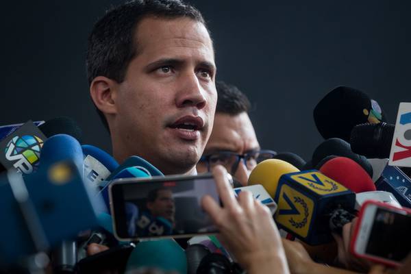 Venezuelan opposition barred from congress as convoy attacked