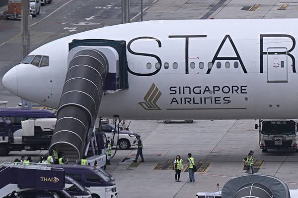 Singapore Airlines offers compensation to passengers on severely turbulent flight