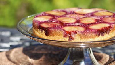 An upside-down plum cake you can bake on the barbecue