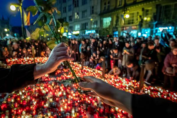 Czechs and Slovaks celebrate Velvet Revolution and denounce current leaders