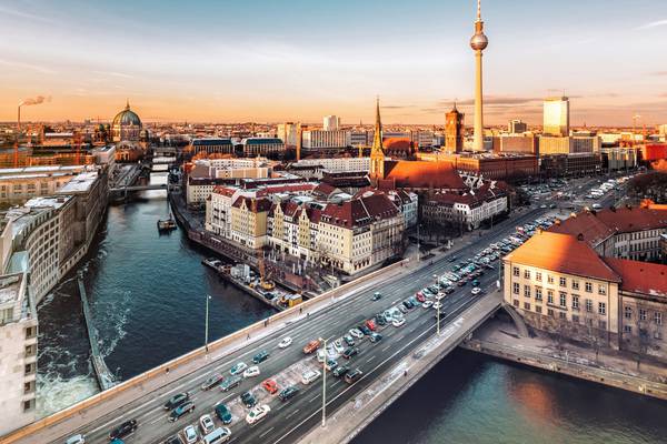 Berlin city legislature approves five year rent-freeze bill