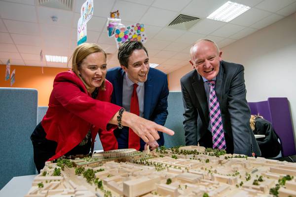 Harris expects  children’s hospital to be on budget and on time