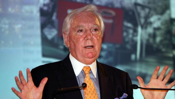 Tony O’Reilly obituary: Ireland’s first business superstar whose spectacular fall led to bankruptcy