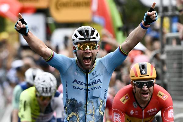 Mark Cavendish secures record breaking 35th Tour de France stage win