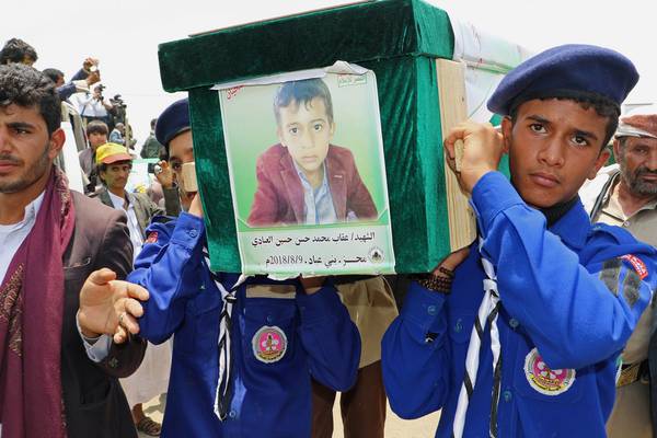 Mourners in Yemen bury children killed by Saudi air strike
