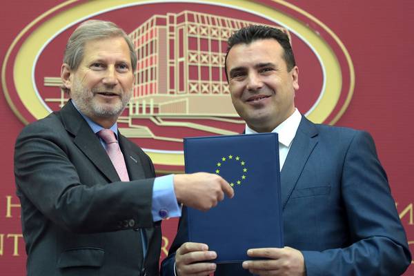 EU boost adds impetus to Macedonia's bid for deal with Greece