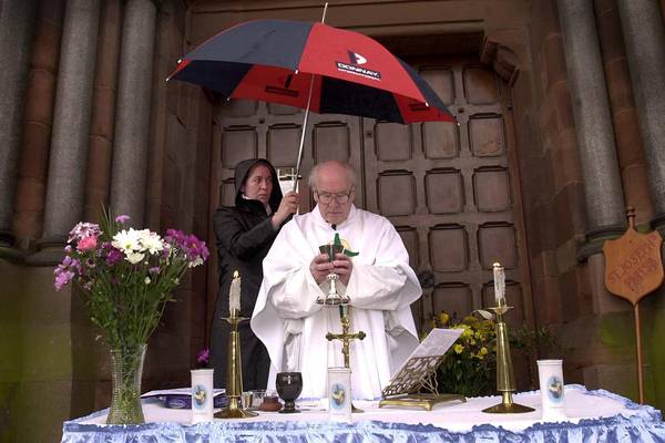 Peacemaking Belfast priest Fr Des Wilson dies aged 94
