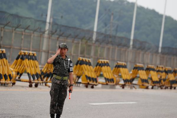 South Korea offers rare talks with North to avoid border conflict