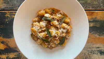 This fried gnocchi with pumpkin sauce is a great comforting dinner