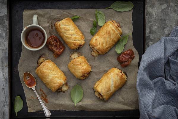 Chicken, cheese and sun-dried tomato rolls