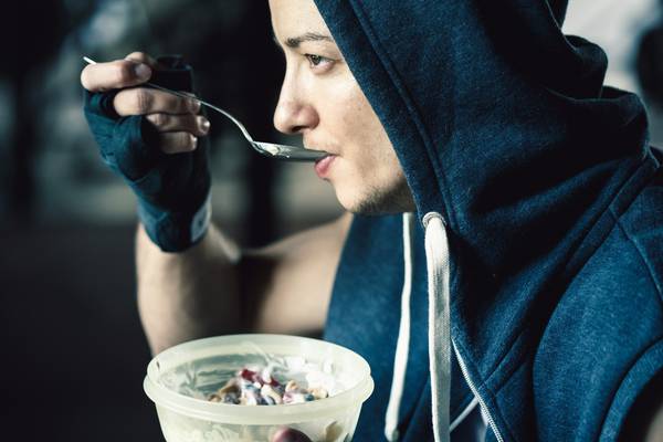 Fasting before exercise may be a trend, but science is running the other way
