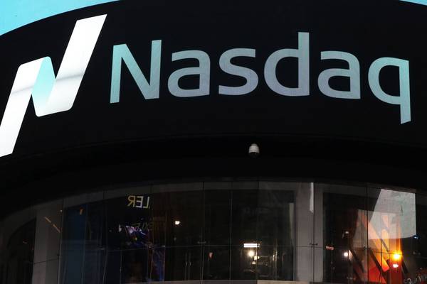 Nasdaq tops 6,000 as strong earnings boost confidence