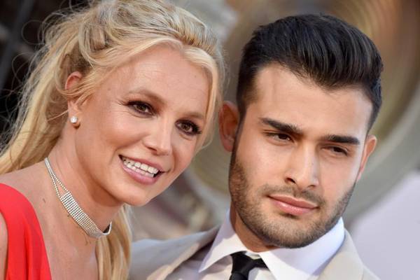 Britney Spears announces pregnancy: ‘Baby one more time’