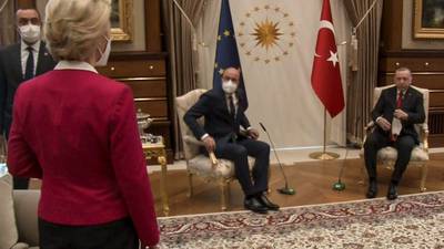 Von der Leyen snubbed in meeting with Turkish leader