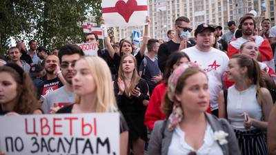 Belarus: Lukashenko under pressure as rival protests planned in capital
