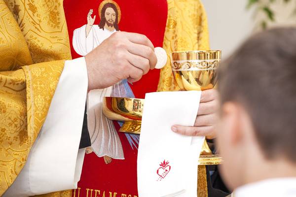 Archdiocese warns mass-goers not to shake hands to avoid spread of viruses
