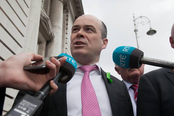 Independent Ministers happy to work with either FG contender