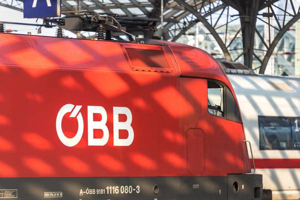 Coronavirus: Austria restarts train services with Italy