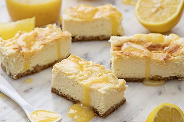 Lemon cheesecake bars