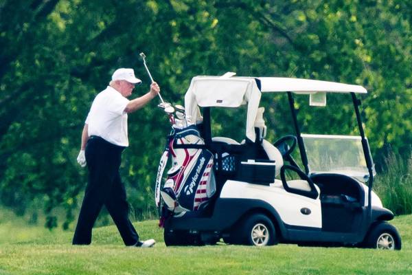 Trump heads to golf course as US coronavirus cases pass 1.6m