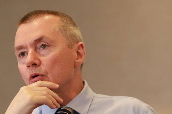 Willie Walsh warns that shift to greener fuels will push up airfares