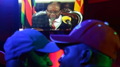 Robert Mugabe ignores calls for immediate resignation