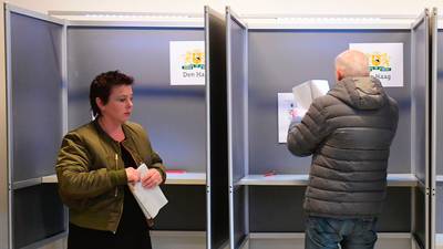 Voting gets under way in Dutch parliamentary elections