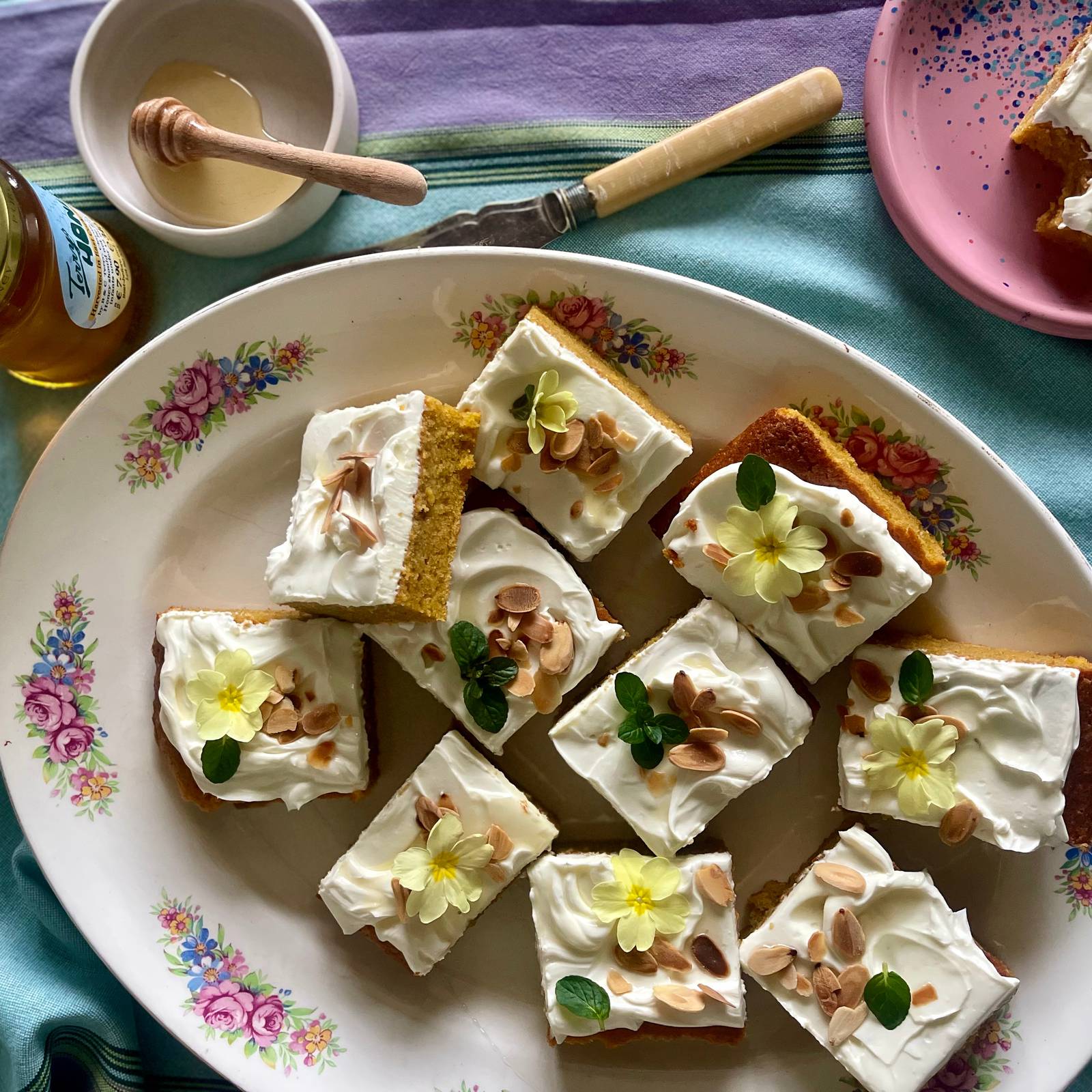 Bolo de cenoura recipe - BBC Food