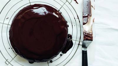 Recipe: Baileys chocolate cake with coffee chocolate ganache