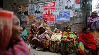 Violent clashes precede Bangladesh election