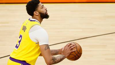 Anthony Davis’ 34 points helps Lakers pull level with Suns