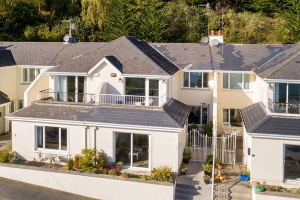 ‘Therapeutic’ sea views from home hidden above Greystones cliffs for €725,000