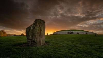 Winter solstice sunrise streamed live from Newgrange though clouds disrupt view