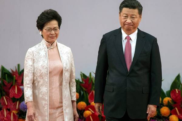 Xi warns Hong Kong democrats against crossing red line