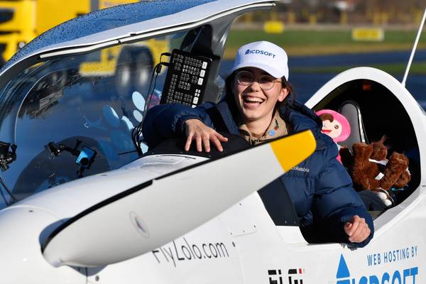 Teenager becomes youngest woman to fly solo around the world