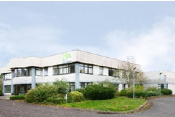 Industrial building and offices in Cork for €1.55m