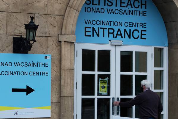 Covid-19: Vaccination of vulnerable under-60s to resume