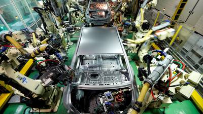 Hyundai slides to 10th straight profit drop, sees tougher US market
