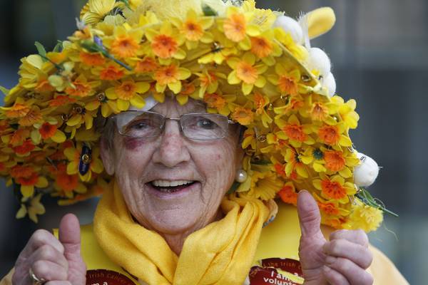 People urged to donate to Daffodil Day online after rain showers
