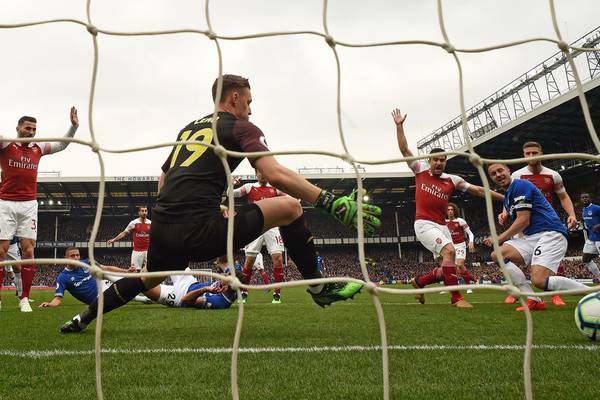 Everton hang on to put a dent in Arsenal’s top four hopes
