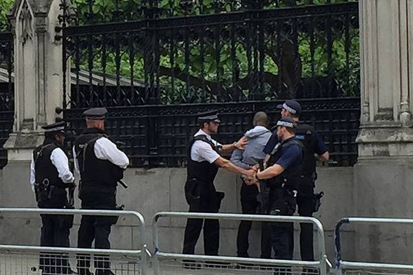 Man suspected of possessing knife detained near UK parliament