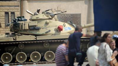 Bomb explodes near Cairo court, wounds three policemen