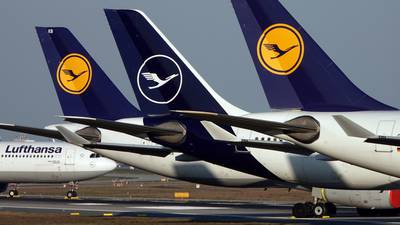 Lufthansa warns of higher cash drain and restructuring costs