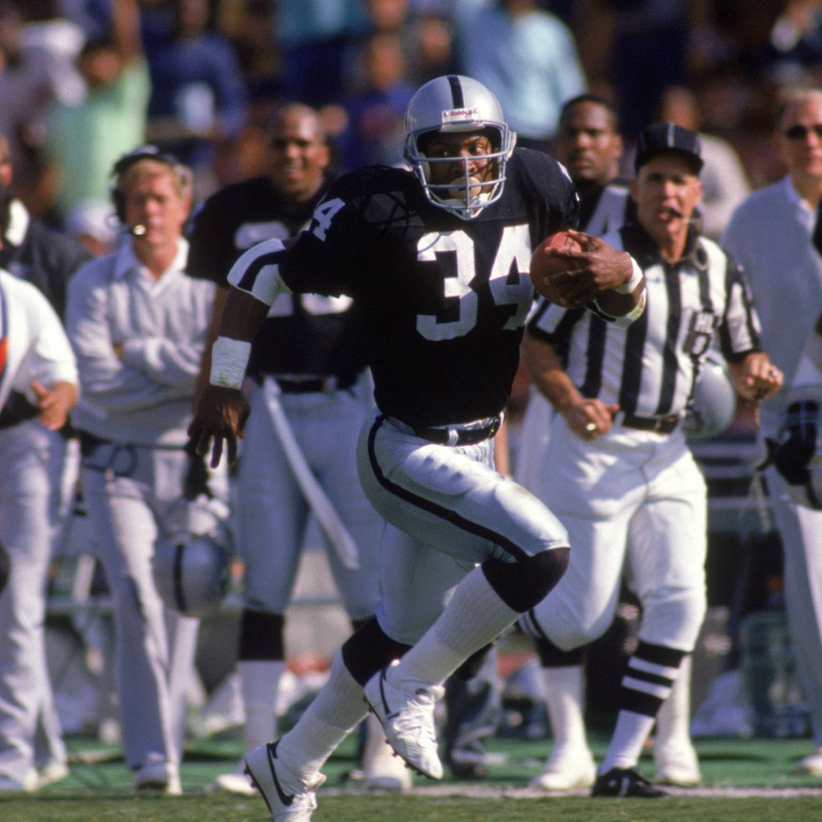 Bo Jackson “would never have played football” if he knew about