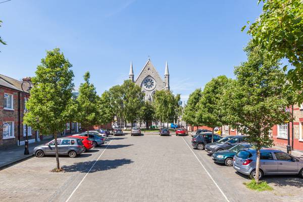 Holy orders on D7 square with a €15k price drop to €390k