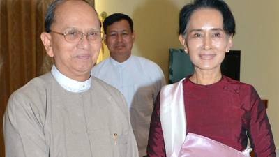 Burma’s Suu Kyi holds talks with  president in first step to power