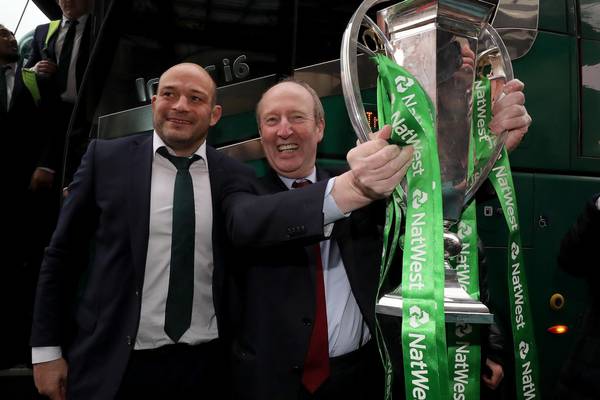 Shane Ross mistakes Rob Kearney for Dave on Twitter