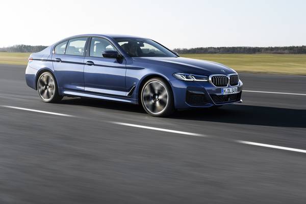 BMW gives 5 Series more electric options